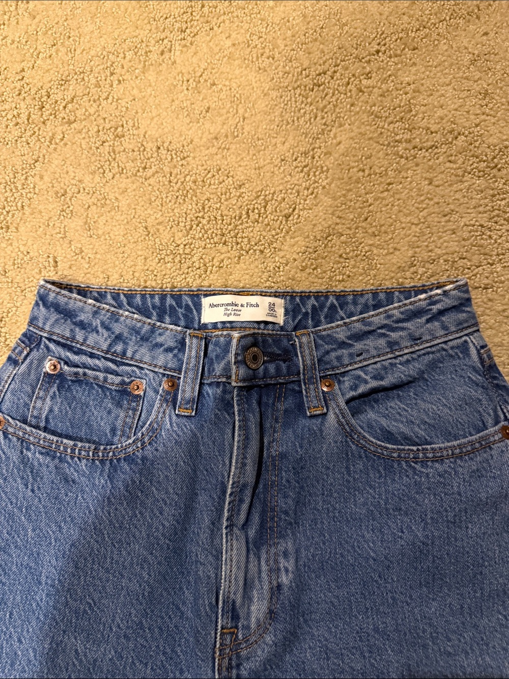 Abercrombie & Fitch Curve Love Jeans - The Loose High Rise - 24 Short - Picture 2 of 3